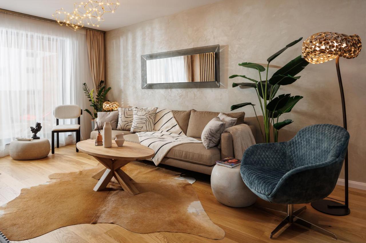 Pure Living Apartment W. Private Parking Brasov Exterior photo